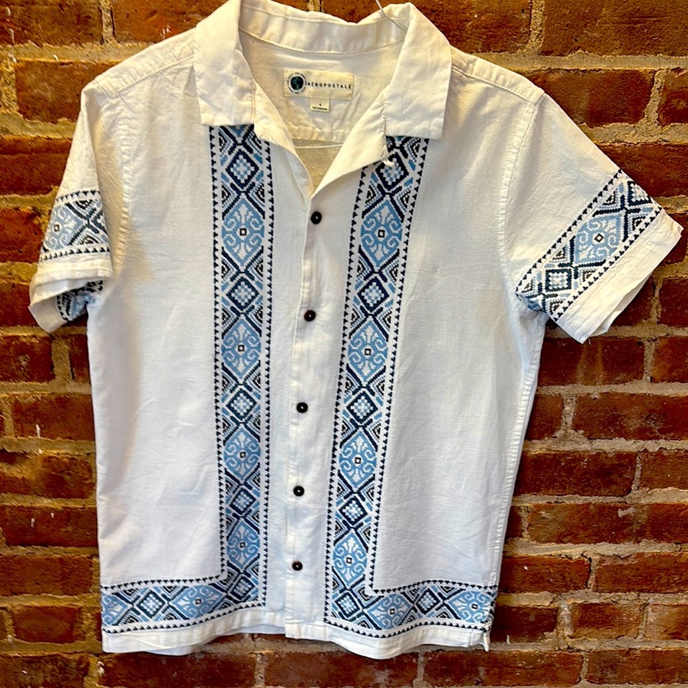 Men's AEROPOSTALE White and Blue Patterned Shirt